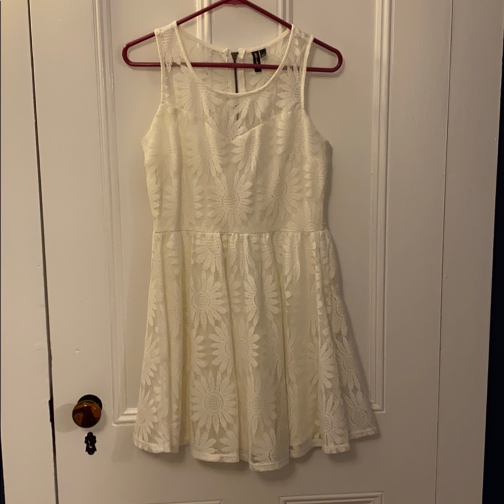 White/cream lace dress